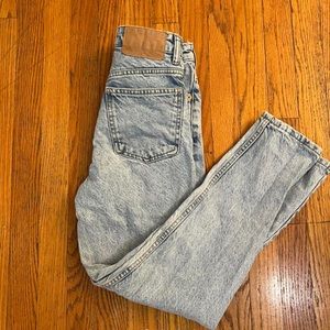 Zara mom jeans
- worn twice 
- flattering 
- size 0 (24)